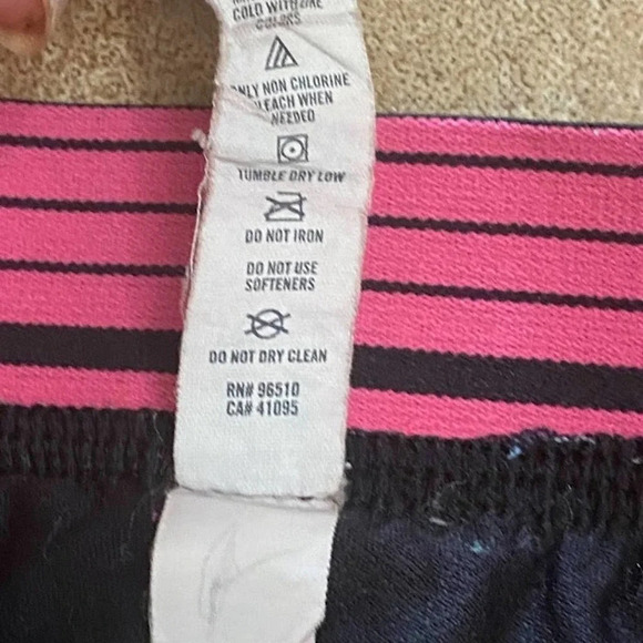 Under Armour Black Pink Sz XS Running Shorts w/Built in Underpants Heat Gear - Picture 8 of 10